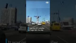 Russian missile narrowly misses car in Kyiv | DW News