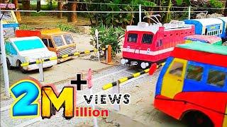 MINIATURE RAILWAY LEVEL CROSSING OF INDIAN RAILWAY || CENTY TOY TRAIN & DIECAST | #indian #railroad