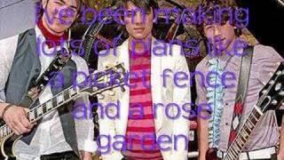 Jonas Brothers - Just Friends w/ lyrics