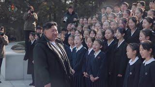 김정은동지께서 재일조선학생소년예술단을 만나주시였다Kim Jong Un Meets Members of Art Troupe of Korean Schoolchildren in Japan