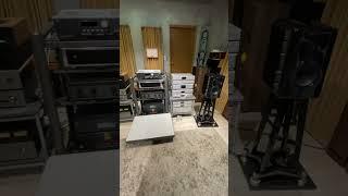 Quad reveal 1 書架喇叭