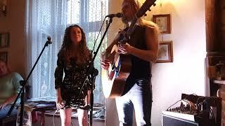 Ragnar Ólafsson and Julia Kirklewska ArtCafe Two Petals and The Happy Love Song 20220612