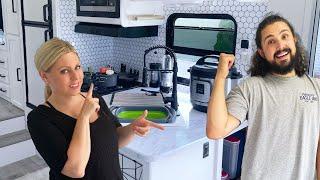 RV kitchen essentials checklist (20 must-haves)!