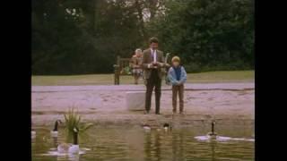 Remote Controlled Boat | Mr. Bean Official