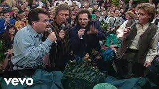 Gaither Vocal Band and Lynda Randle - I Shall Wear a Crown [Live]