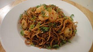 Chilli Garlic Prawn Noodles | Sanjeev Kapoor Khazana