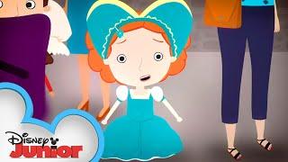 Nina Needs to Go! | Tower of London | @disneyjr