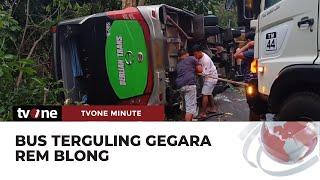 Bus Terguling Rombongan Pengantin di Pekalongan, Puluhan Orang Terluka | tvOne Minute