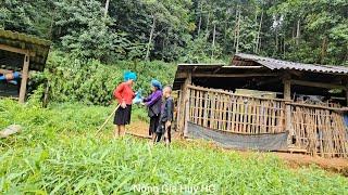 Touched to tears: Huy and the girl were helped by a kind old lady when they were in trouble.