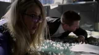 Arrow S2E1 City of Heroes  The Hoods Attack Oliver Queen