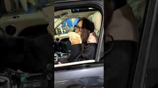 Девушка в автосервисе | Как увеличить губы?