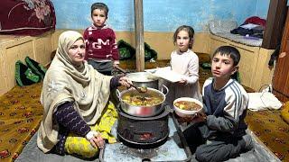 Forest Yak Meat With Green Beans Gives Traditional Rural Taste | Mountains Life In Winters In PAK