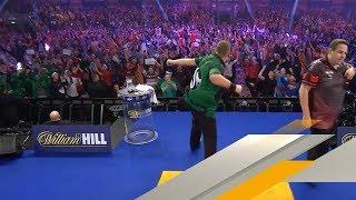 Sensation! Kevin Münch wirft Adrian Lewis raus | SPORT1 DARTS