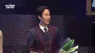 Jung Woo, Kang Sora awarded the "Pop Star Award" at the 2014 Asia Model Awards