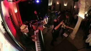 The Incredible Southern Bluesband feat. Harpina  "Help me "