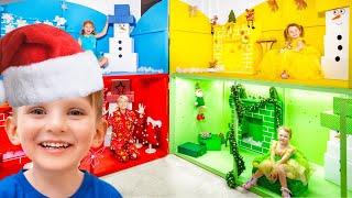 Maison de poupée quatre couleurs prête pour Noël