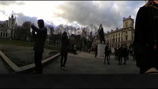 A walk through London in 360