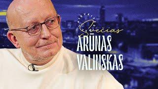 „Aš juos vienąkart užtikau lovoje su Valinskiene“, – Arūnas Valinskas | Laikykitės Ten