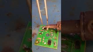 how to remove a IC using a soldering iron #shorts #soldering_iron #youtubeshorts #project #dcmotor