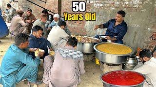 50 YEAR'S OLD DHABA  PAKISTANI CHEAPEST STREET FOOD COLLECTION - LAHORE PAKISTAN STREET FOOD VIDEOS