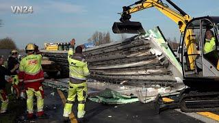 VN24 - Refrigerated trailer with tubular track conveyor technology breaks apart on the A2 freeway