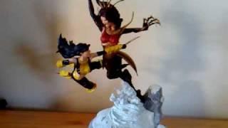 Sideshow X-23 vs Lady Deathstrike Diorama In hand Vid