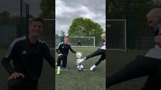 HOW TO SHOOT A VOLLEY #soccer #football #fussball