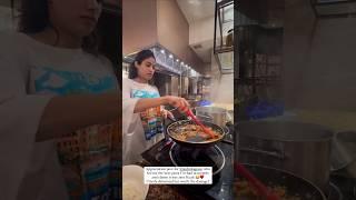 Janhvi Kapoor Turns CHEF for Rohit Saraf On The Sets  | #shorts #cooking #bollywood