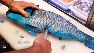 Japanese Street Food - GIANT BLUE PARROTFISH Okinawa Seafood Japan