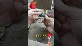 翡翠的绿意流转，似将山川灵韵封存其中。一枚平安扣，锁住岁岁安宁，戴上它，让平安与美好常伴左右。光从冰纹里渗出，白在莹润中生长。#翡翠 #翡翠雕刻 #翡翠珠宝 #翡翠原石 #翡翠吊坠