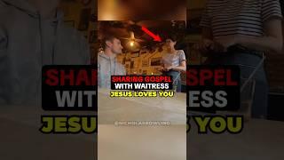 Muslim Waitress Hears the Gospel! 