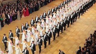 Waltzing at the Vienna Opera ball with swarovski and the debutantes🩰