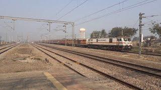 13308 Firozpur cantt. - Dhanbad *Ganga Satluj Express* With WAP-7 Locomotive Arriving Shahjahanpur