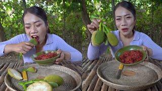 Primitive TV, Eating jackfruit with chili salt​ / ញ៉ាំក្តឹបខ្នុរជាមួយបុកអំបិលម្ទេសឆ្ងាញ់ណាស់