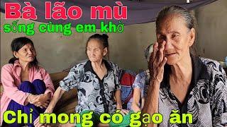 Bà lão mù bật khóc khi Nghĩa Phước vlog làm điều này