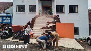 Indonesia earthquake leaves dozens dead and hundreds injured - BBC News