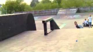 Rune Ellingsen - Kickflip Fs Boardslide