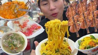 ĐẾM XEM NSM ĂN BAO NHIÊU MÓN TRONG KHU CHỢ NỔI TIẾNG BẬC NHẤT CỦA HUẾ