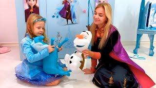 Nastya and Maggie buy new toys for princesses