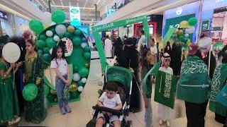 WARGA MAKKAH HEBOH MERAYAKAN HARI SPESIAL ARAB SAUDI SANGAT MERIAH & RAMAI DI MALL YG ADA DI MAKKAH