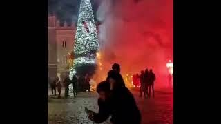 Racibórz. Pożar choinki na Rynku