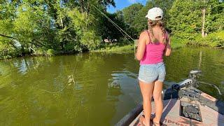 Best BLUEGILL & RED EAR Fishing We've SEEN! -- Smashing BIG BREAM with CRICKETS!!! (Catch & Cook!)