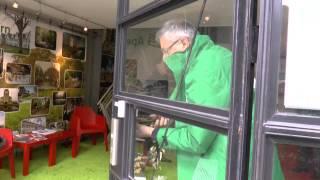 Deurklink aan de gemeentewinkel