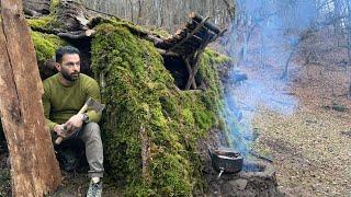 2 Of The Best Building Complete And Warm Bushcraft Survival Shelter In And Under The Trunk,Fireplace