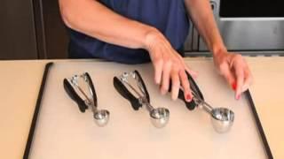 Medium Cookie Scoop with Comfort Grip - MaxiAids.com