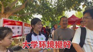 期待的大学校园视频来了，可惜宿舍不让家长进，孩子长大该放手了