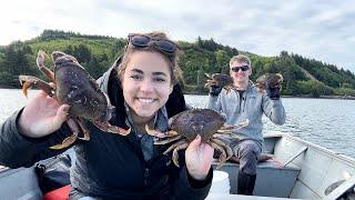 Catching MASSIVE Dungeness Crabs!