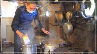 A very popular champon restaurant in a 50-year-old barrack hut. ちゃんぽんの松露 japanese street food