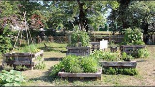 Bacs en palettes recyclées low-tech pour le jardin à fabriquer soi-même.