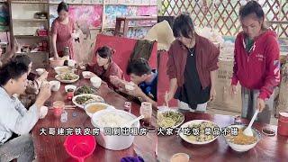 小陈的老挝媳妇儿  大哥建完铁皮房 回到出租房一大家子吃饭 菜品不错